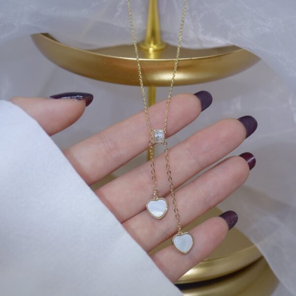 Κρεμαστό Μενταγιόν Από Ανοξείδωτο Ατσάλι με 2 Λευκές Καρδιές - Gold